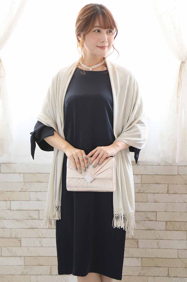 ネイビーのレーススリーブIラインドレス