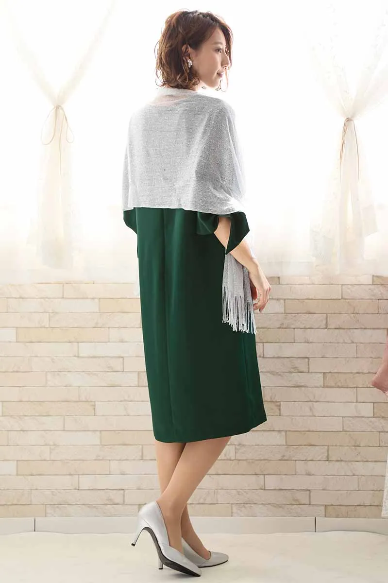 グリーンのレーススリーブIラインドレス