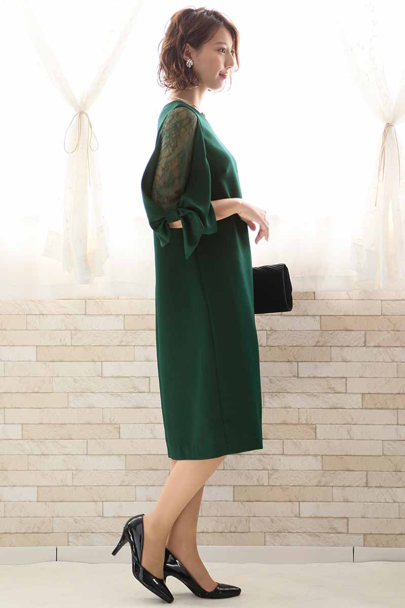 グリーンのレーススリーブIラインドレス