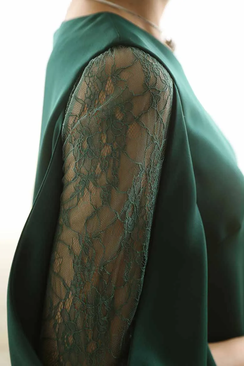 グリーンのレーススリーブIラインドレス