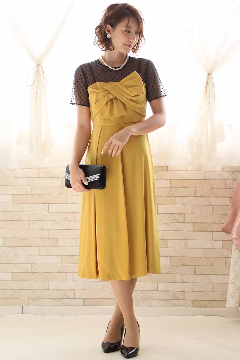 イエローのリボン風デコルテドレス