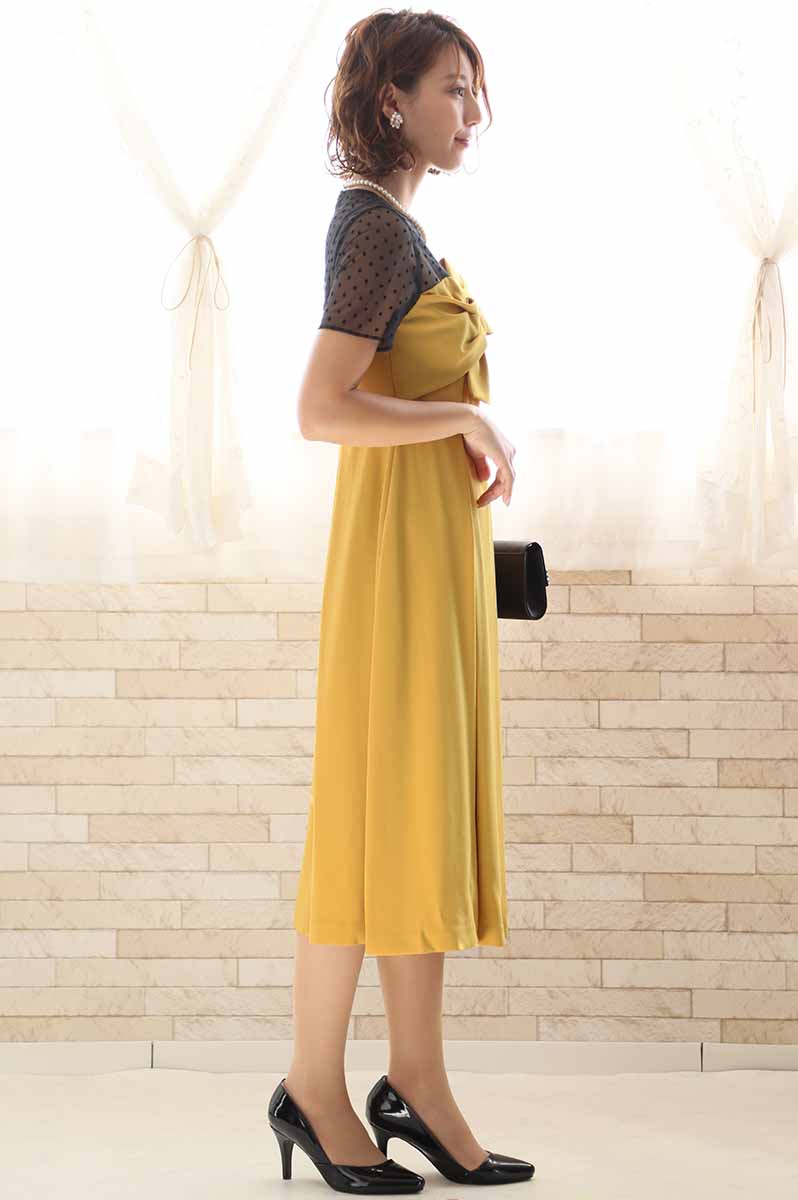 イエローのリボン風デコルテドレス