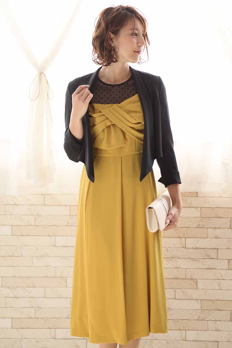 イエローのリボン風デコルテドレス