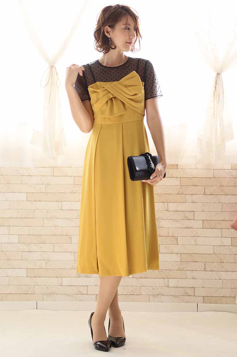 イエローのリボン風デコルテドレス