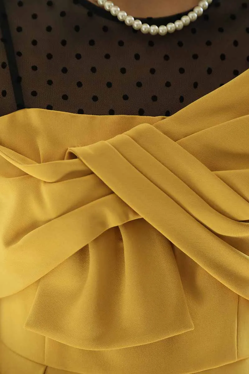 イエローのリボン風デコルテドレス