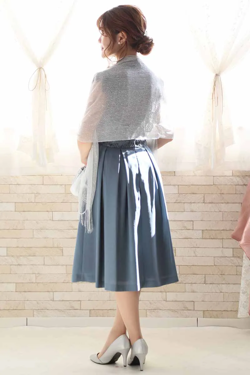 ブルーグレーのスタンドカラーレースドレス