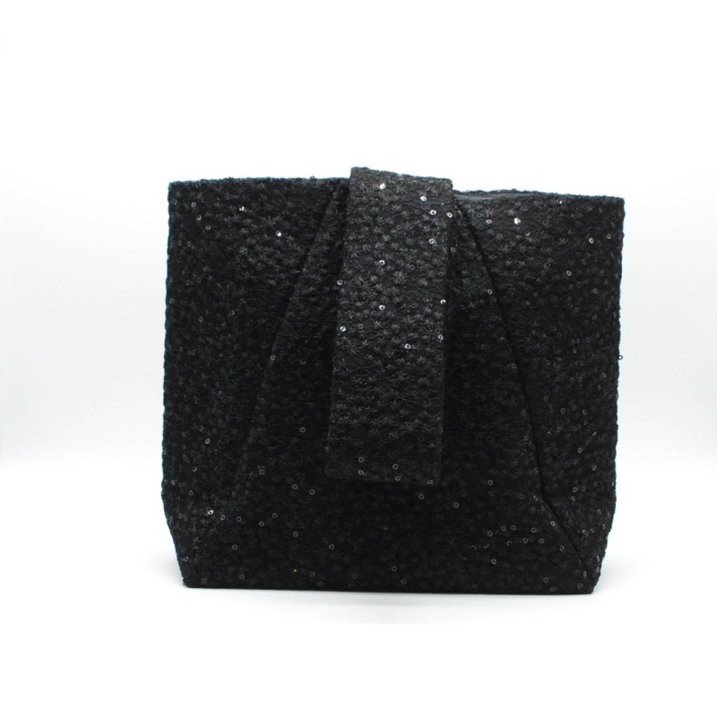 ブラックの刺繍スパンコールのワンハンドルバッグ