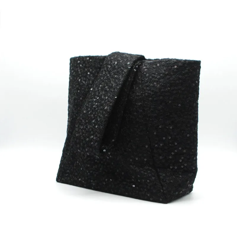 ブラックの刺繍スパンコールのワンハンドルバッグ