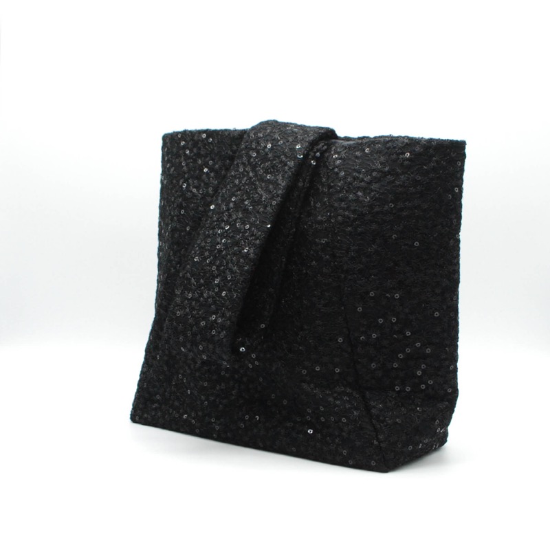 ブラックの刺繍スパンコールのワンハンドルバッグ