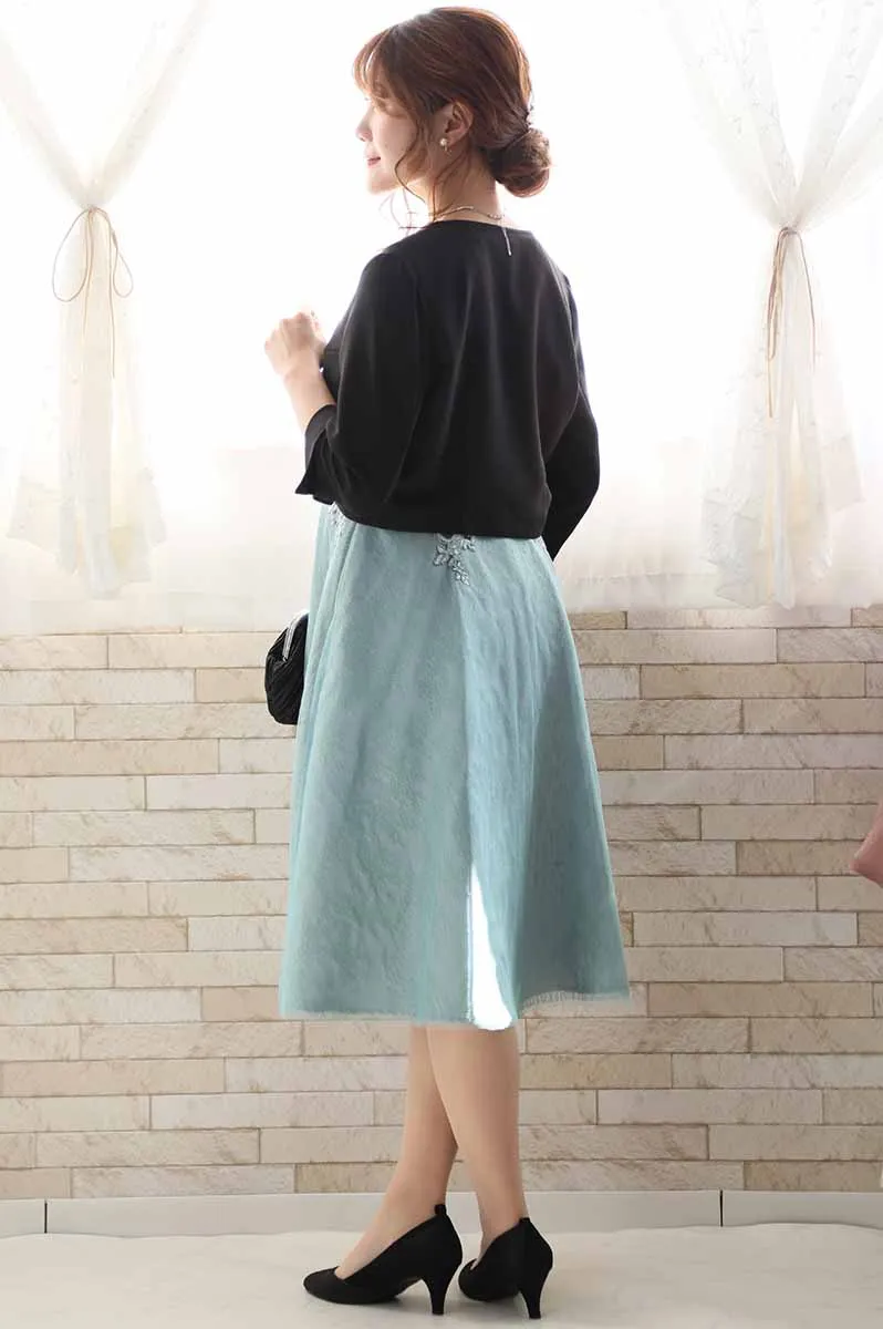 ミントグリーンのウエスト刺繍総レースドレス