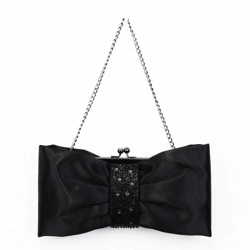 ブラックのリボンモチーフバッグ