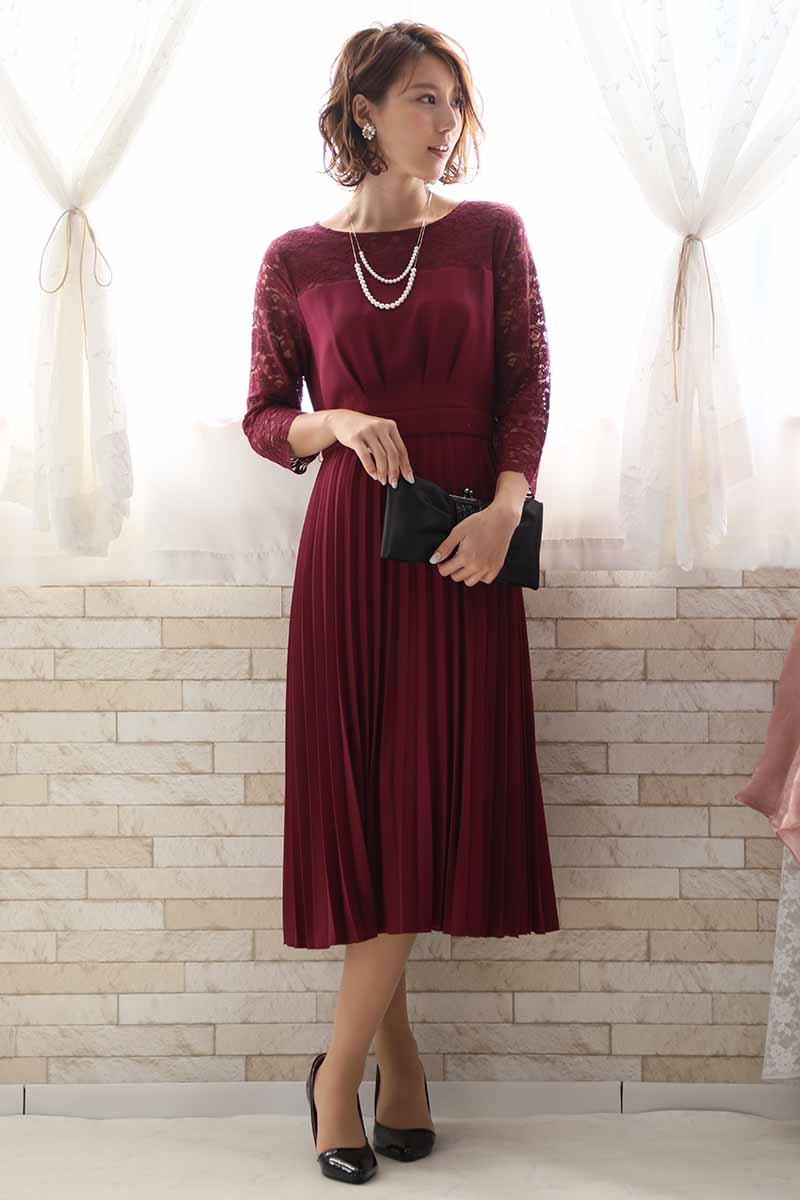 ブラックのリボンモチーフバッグ