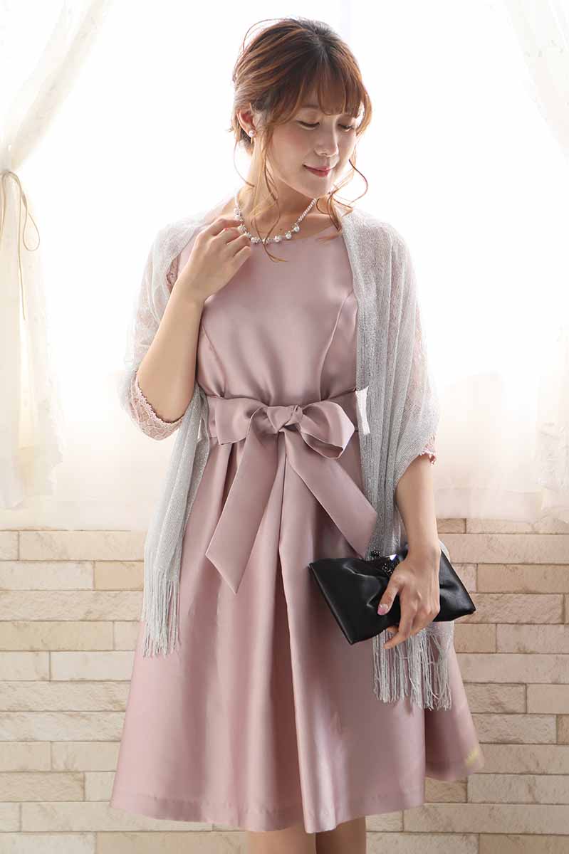 ブラックのリボンモチーフバッグ