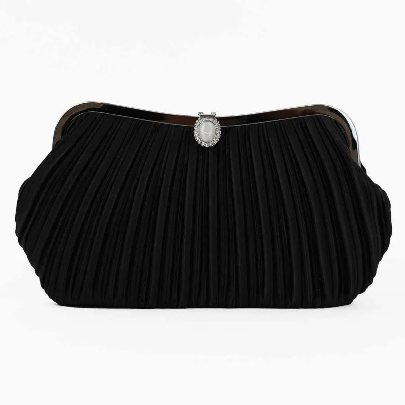 ブラックのストーンボタンバッグ