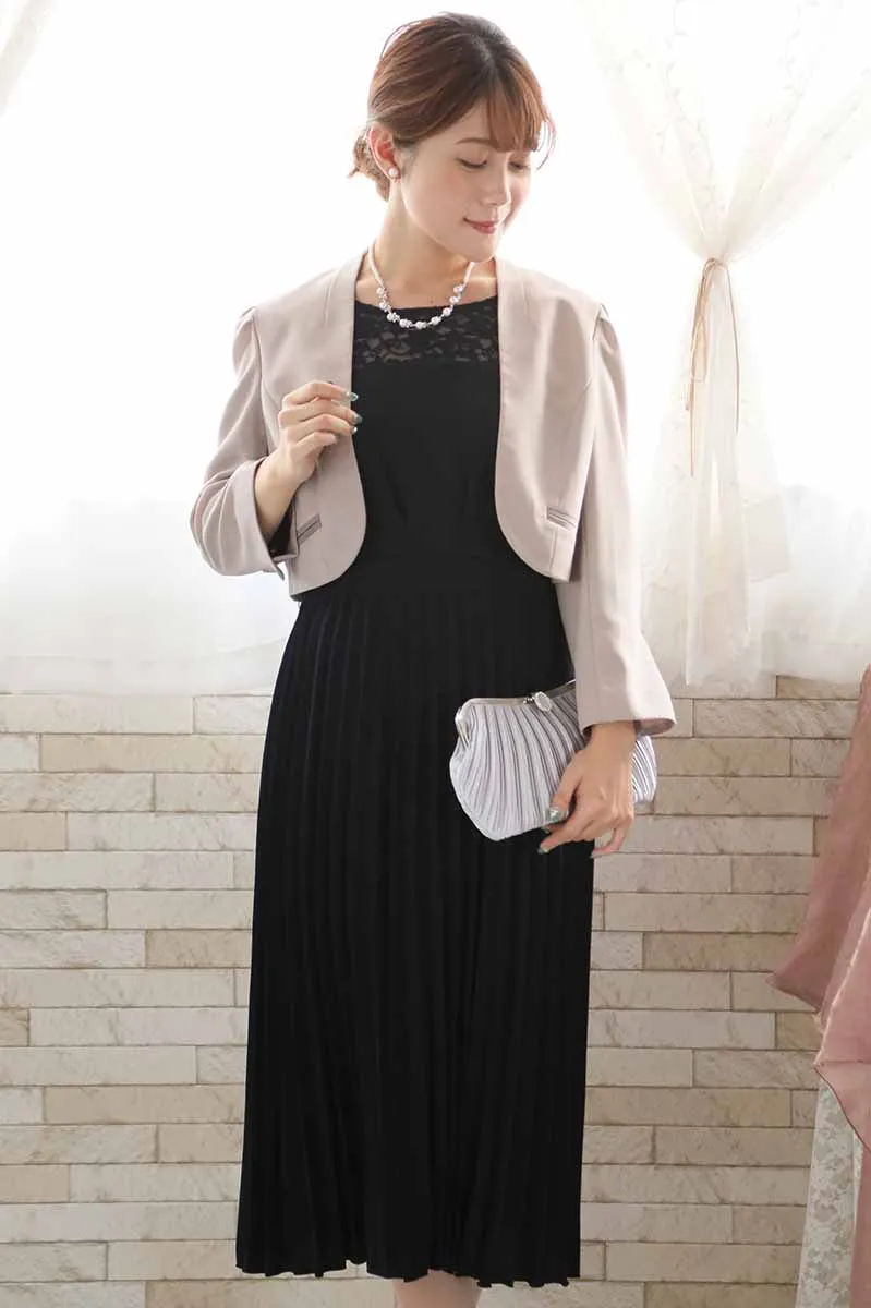 シルバーのストーンボタンバッグ