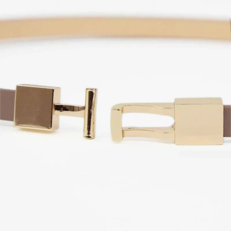 グレージュのスライド式ベルト