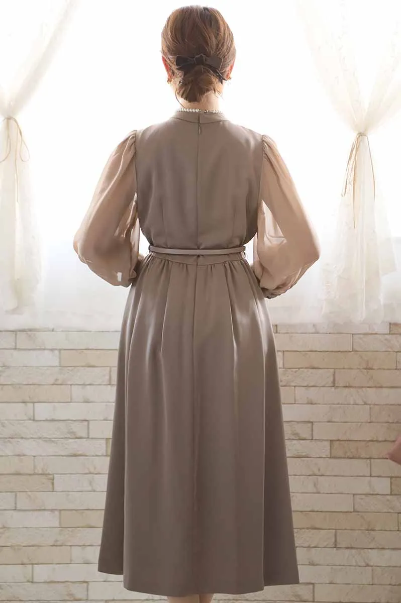 グレージュのスライド式ベルト