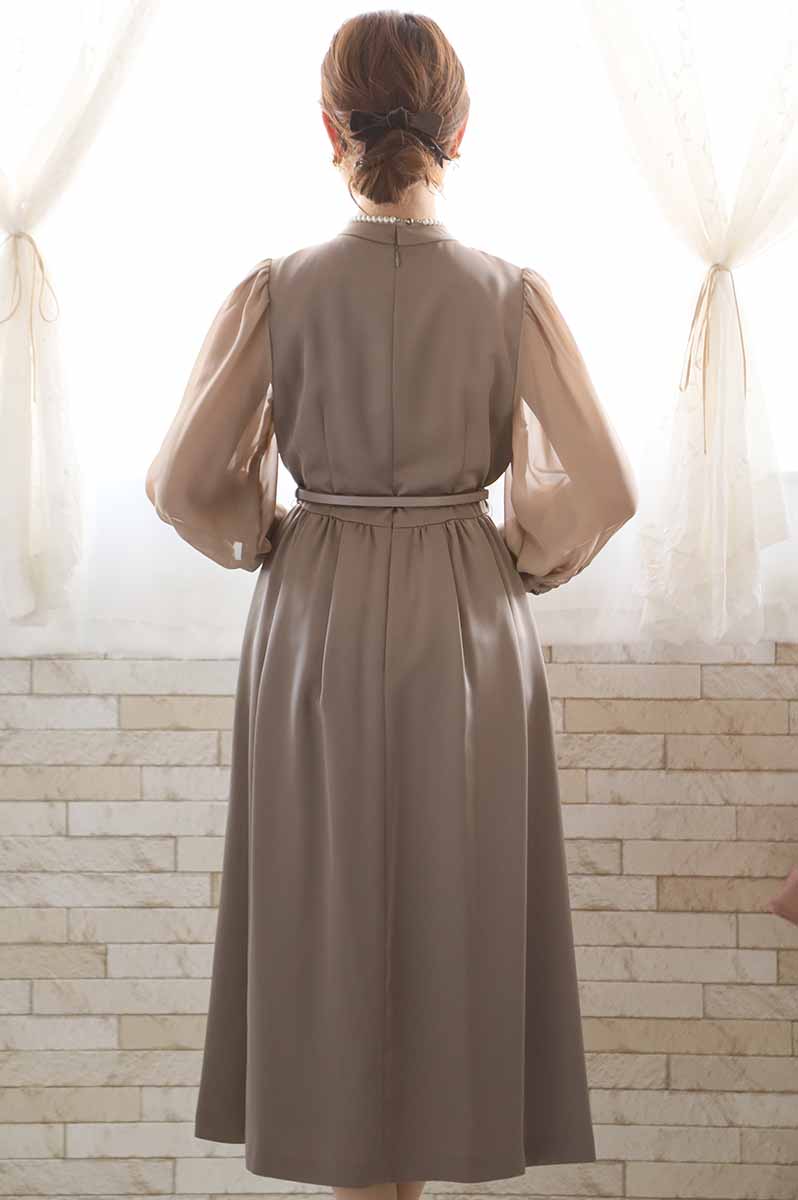 グレージュのスライド式ベルト