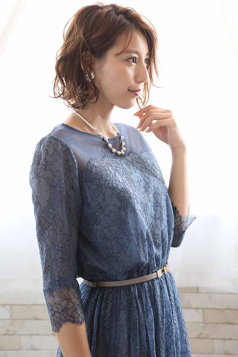 グレージュのスライド式ベルト