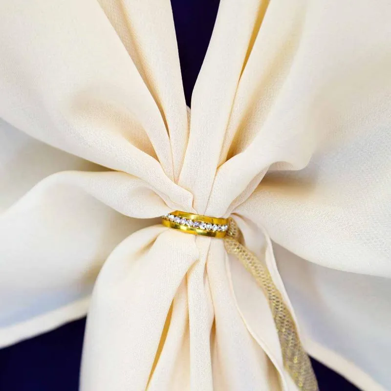 ベージュの3WAY袖付きストール