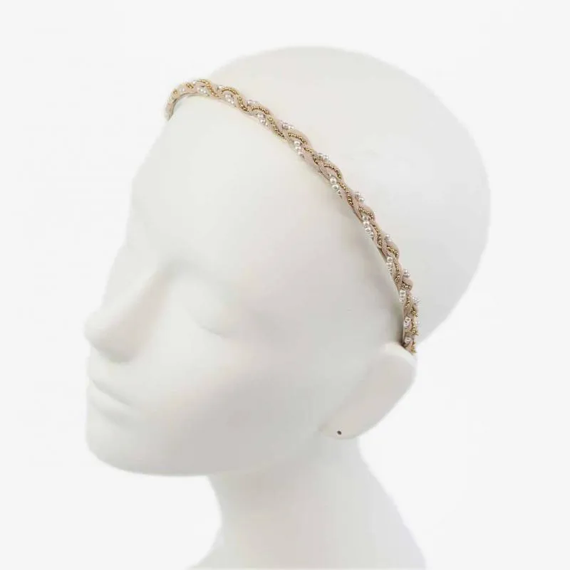 ベージュのパール付きカチューシャ