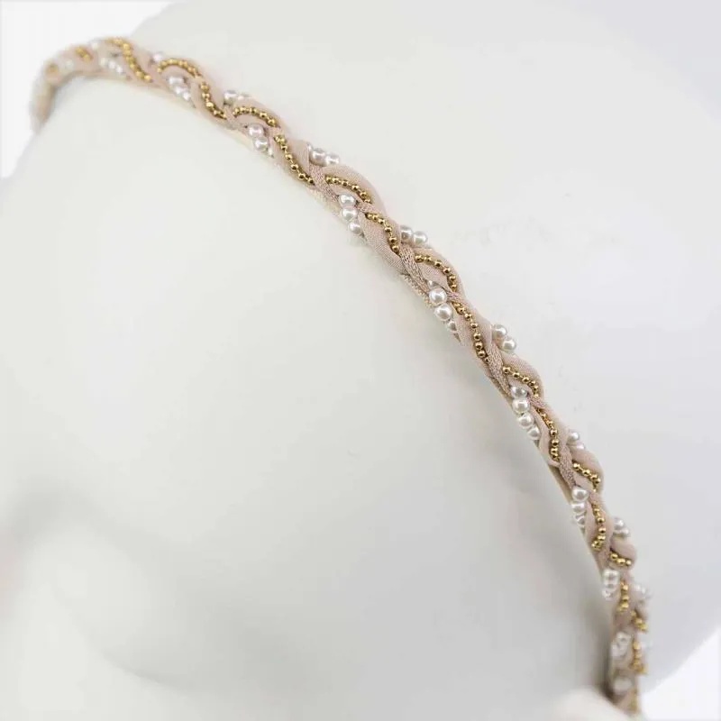 ベージュのパール付きカチューシャ