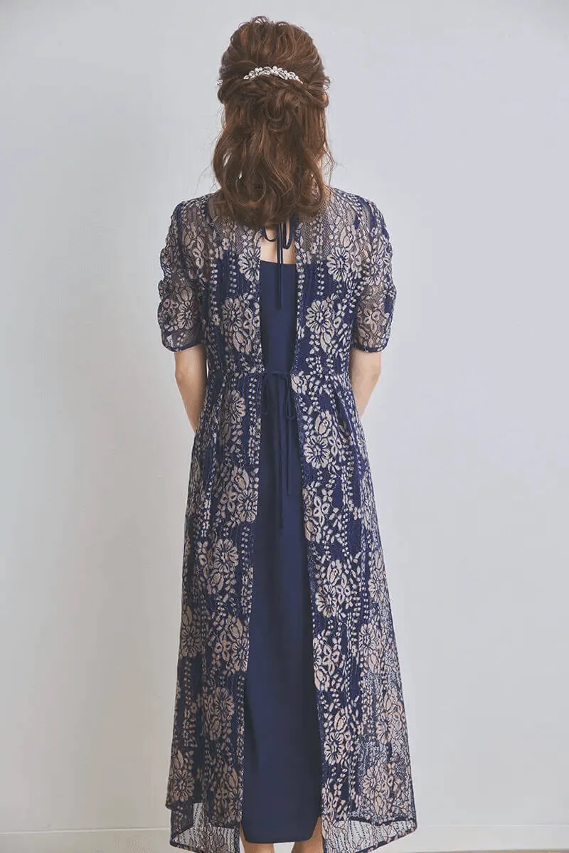 ネイビーの配色レースエプロンドレス