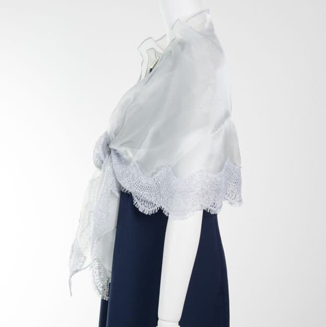 シルバーの袖付きオーガンジーストール
