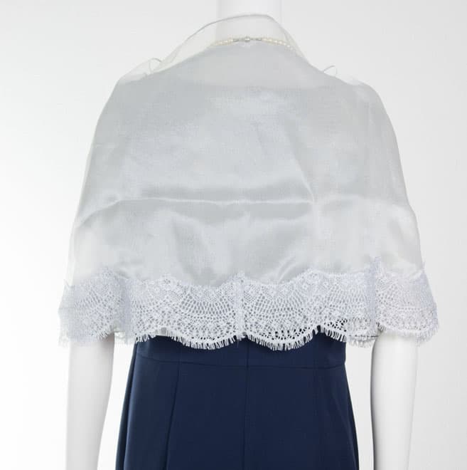 シルバーの袖付きオーガンジーストール