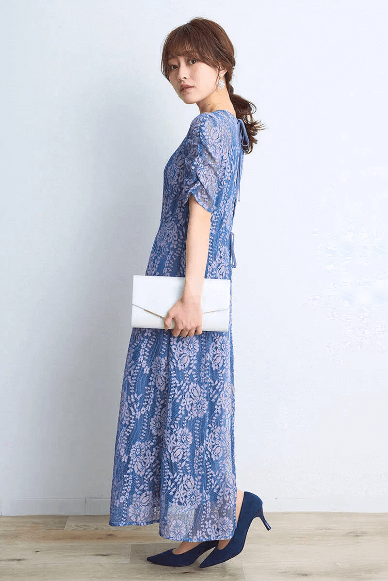 ブルー×ピンクの配色レースエプロンドレス