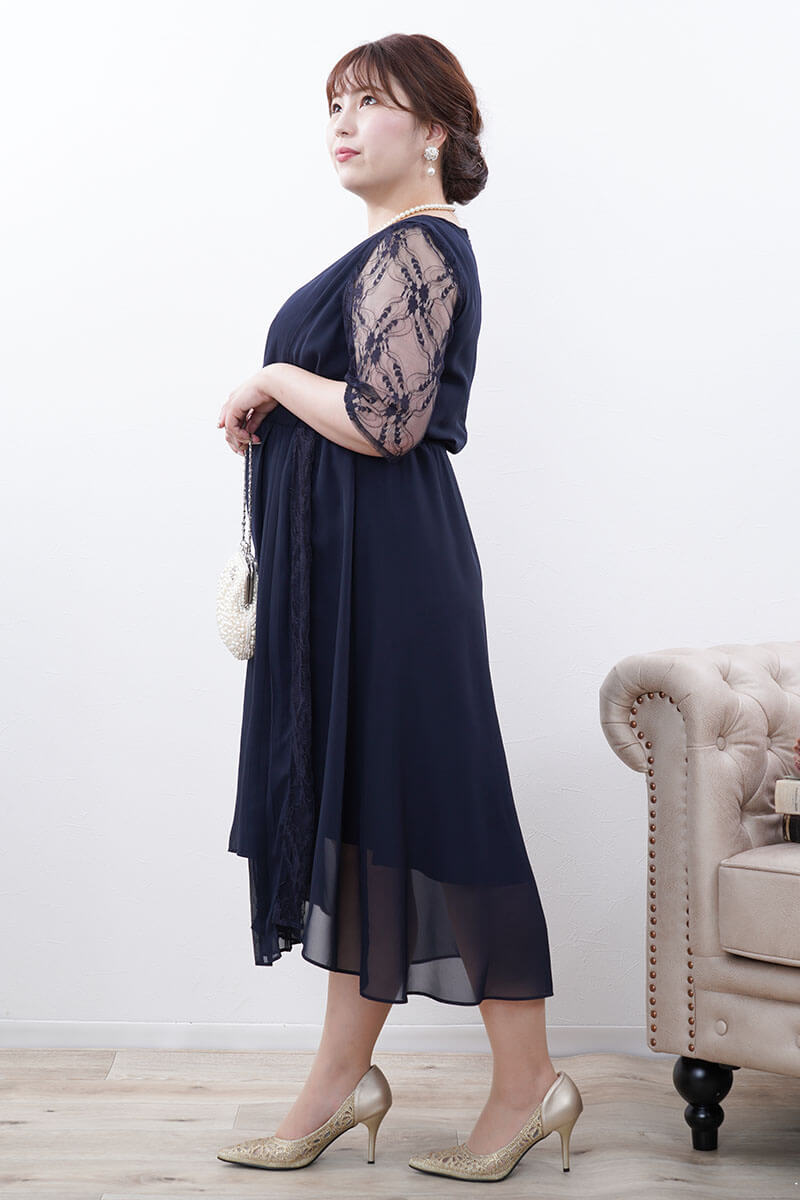 ネイビーのフィッシュテールシフォンドレス