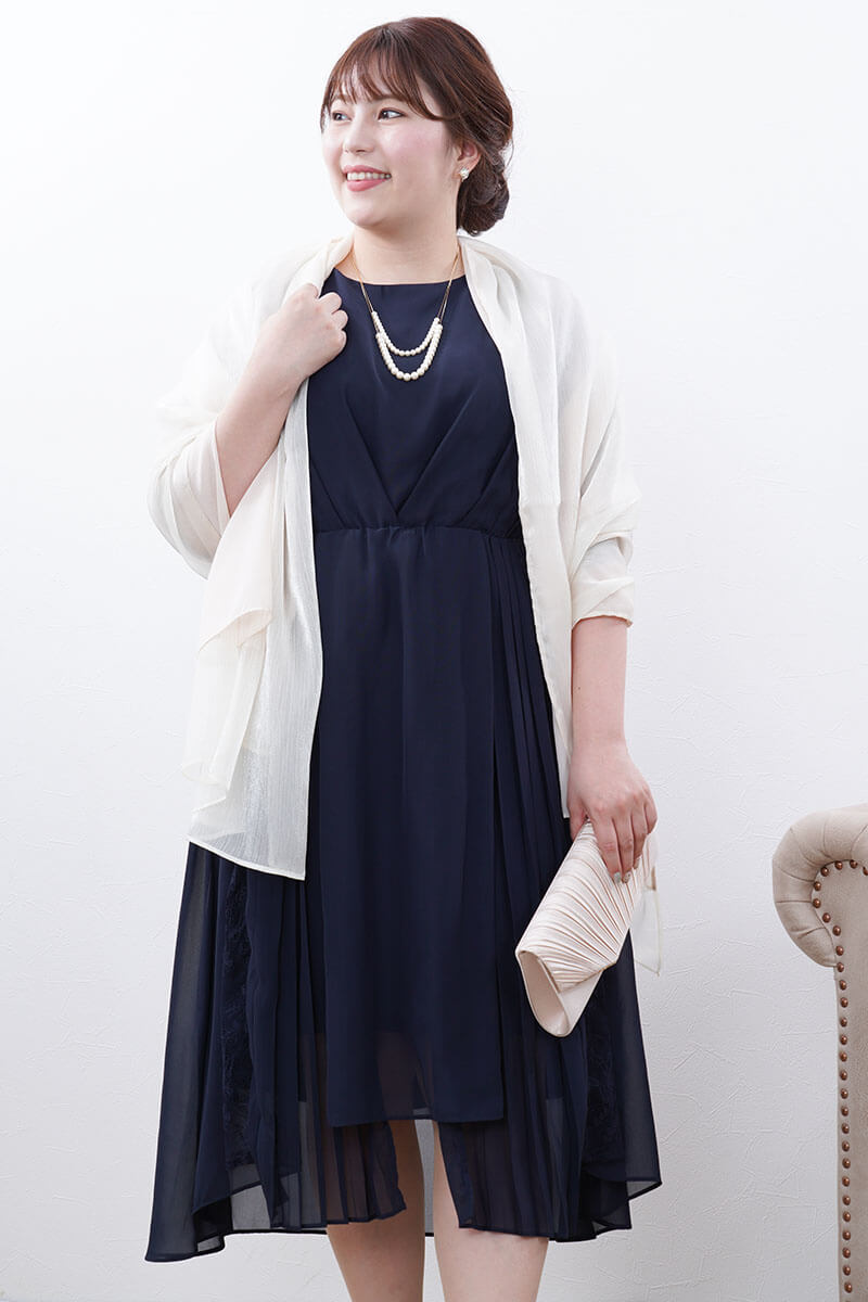 ネイビーのフィッシュテールシフォンドレス