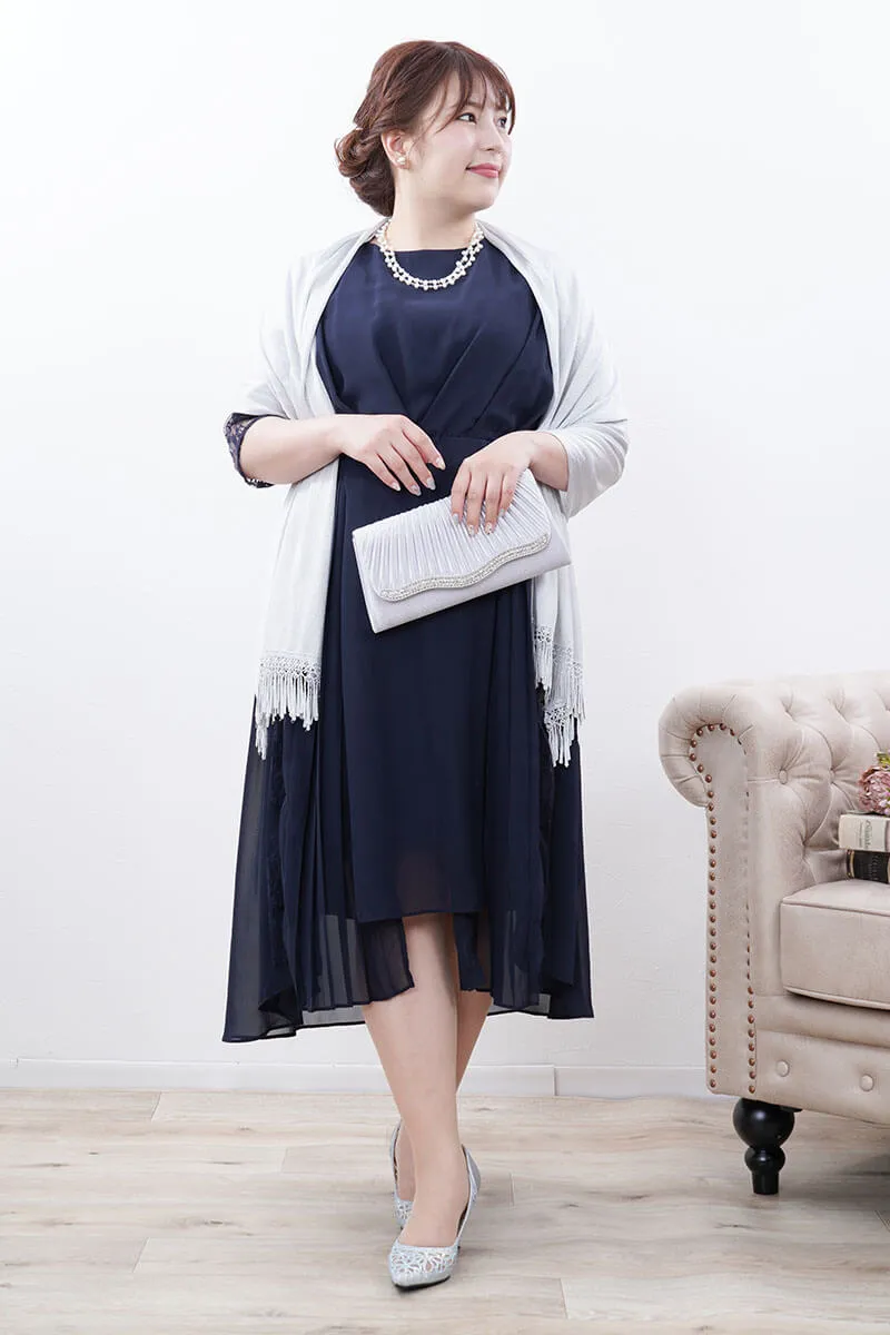 ネイビーのフィッシュテールシフォンドレス