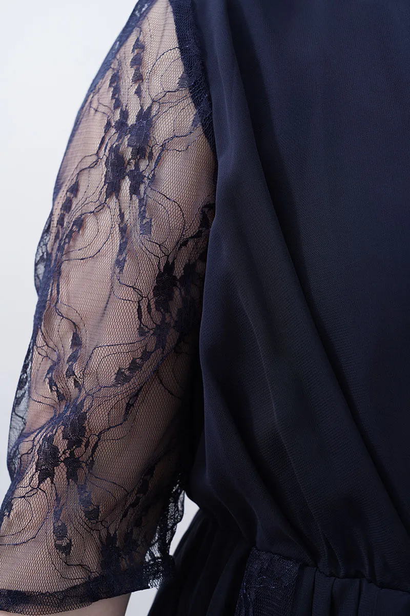 ネイビーのフィッシュテールシフォンドレス