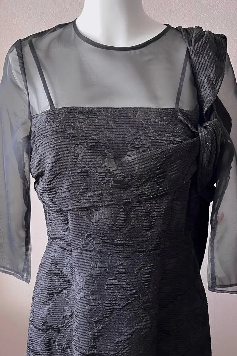 ブラックのリボンモチーフジャガードドレス