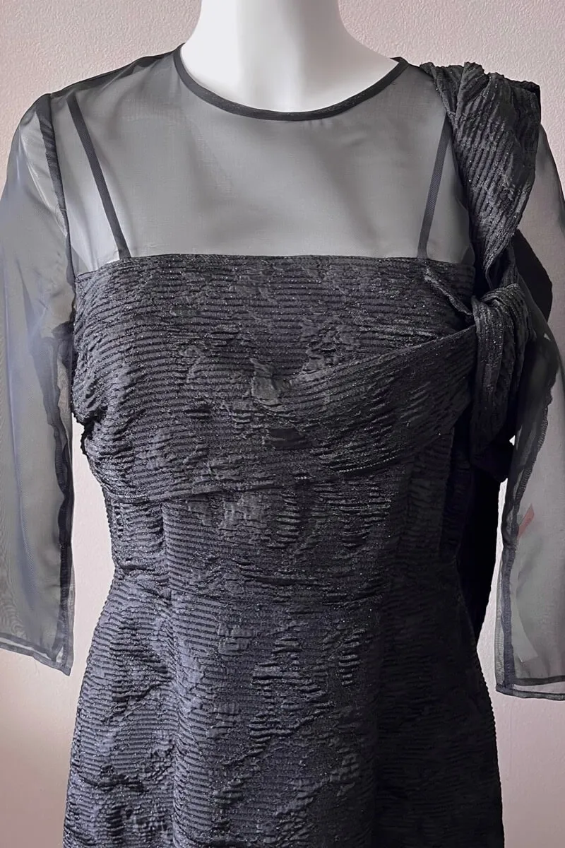 ブラックのリボンモチーフジャガードドレス