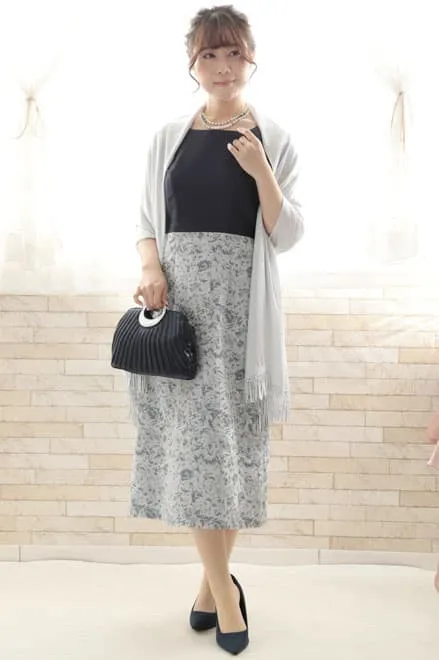 ネイビー×シルバーのジャガードIラインドレス