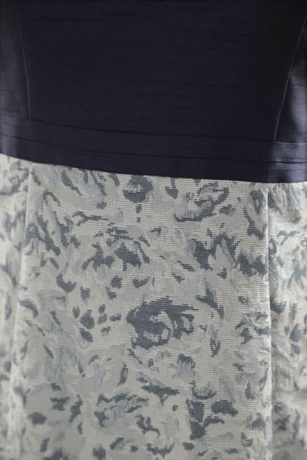 ネイビー×シルバーのジャガードIラインドレス