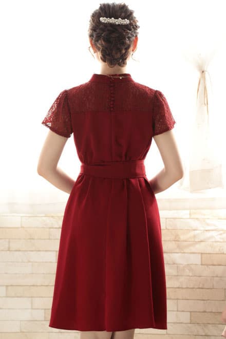 レッドのデコルテレースウエストリボンドレス