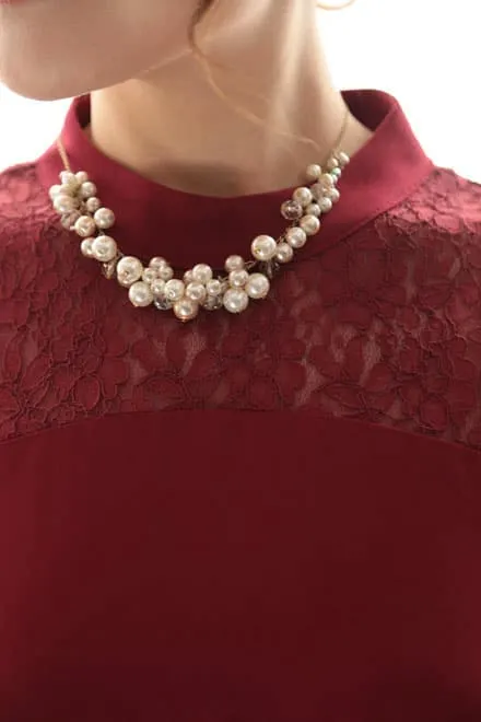 レッドのデコルテレースウエストリボンドレス