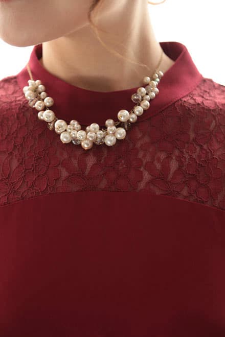 レッドのデコルテレースウエストリボンドレス