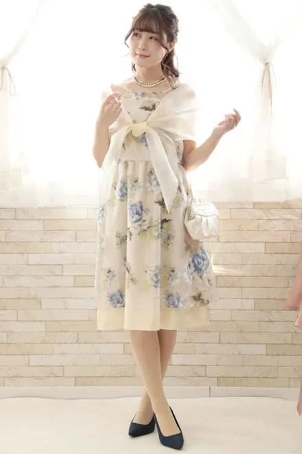 ブルーの花柄オーガンジードレス