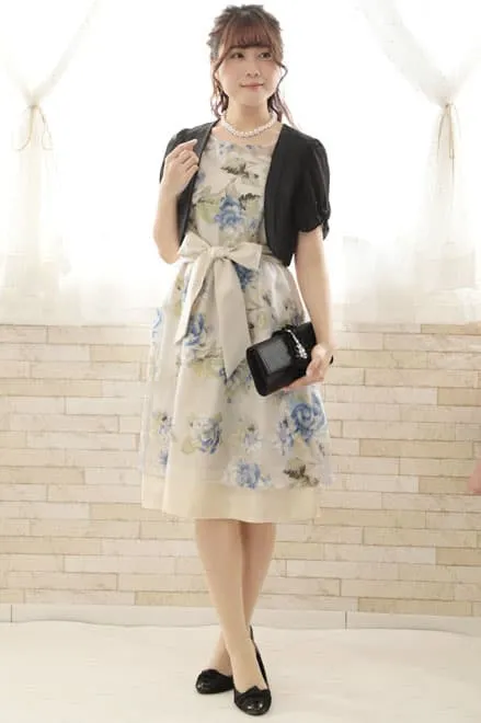 ブルーの花柄オーガンジードレス