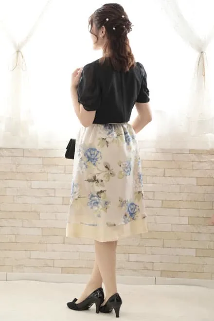 ブルーの花柄オーガンジードレス