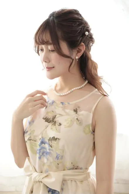 ブルーの花柄オーガンジードレス