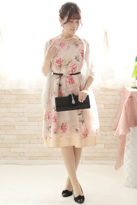 ピンクの花柄オーガンジードレス