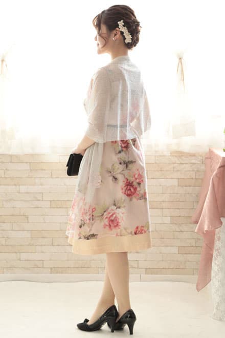 ピンクの花柄オーガンジードレス