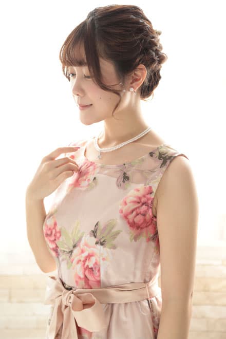 ピンクの花柄オーガンジードレス