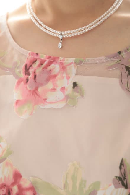 ピンクの花柄オーガンジードレス