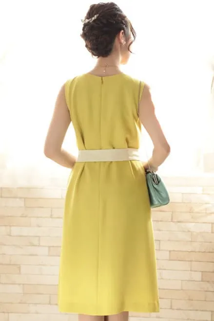 イエローのウエストリボン付き前開き風レイヤードドレス